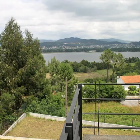 Encosta Do Rio Minho *