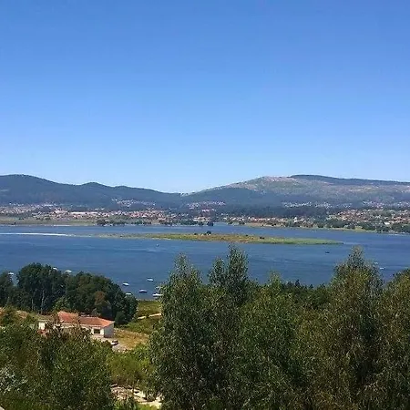 Encosta Do Rio Minho * كامينيا