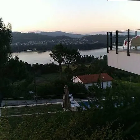 بيت للعطل Encosta Do Rio Minho كامينيا